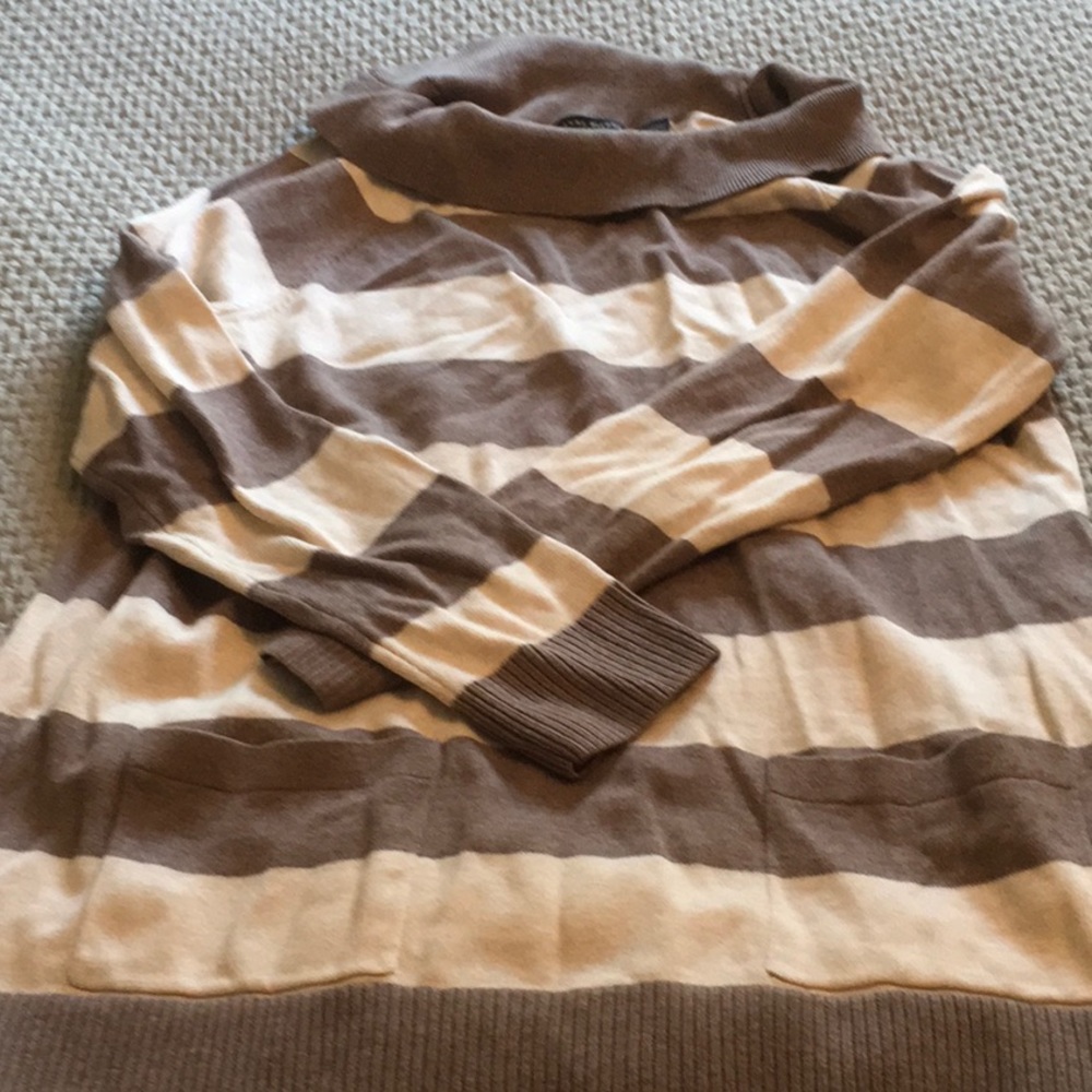 Sweater - Picture 2 of 3
